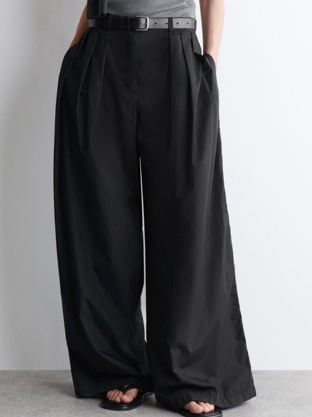 NWOT COS Wide-Leg High-Waist Black Cotton Pleated Trousers size 8.